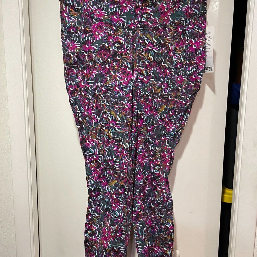 Lululemon Women's Base Pace High-Rise Running Tight 25" NWT size 14